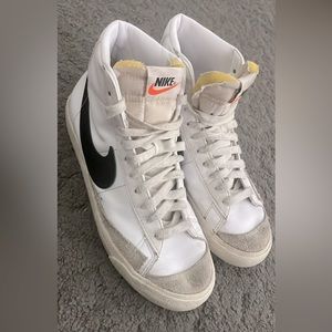 Nike Blazer Mid 77 Sneakers Midtops Size 7.5